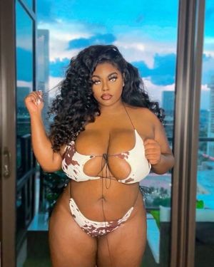 Cute Ebony BBW in a bikini