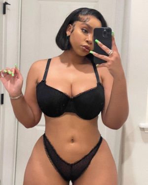 LightSkinKeisha in her Black bra and panties