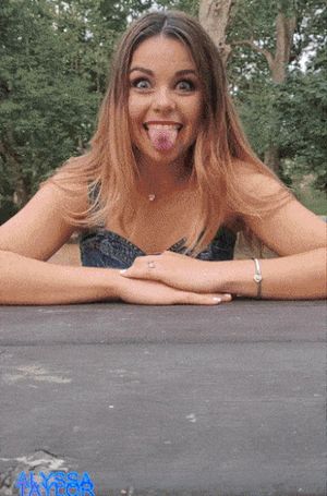 Alyssa Taylor flashing