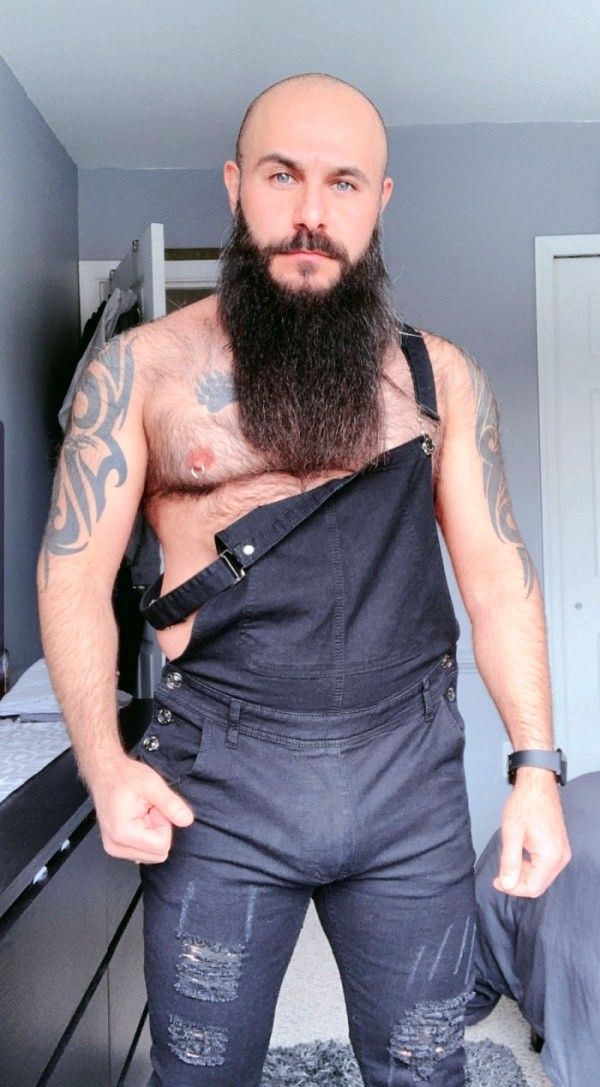 Bulge in Man's breastplate