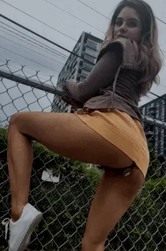 Alyssa Taylor public flashing