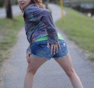 Getting my friend to cum in public with remote control vibrator