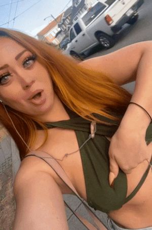 Poisynivy public flashing