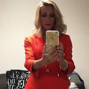 Even classy icons take selfies.