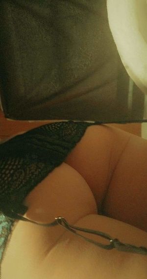 Another of Michelle's thick white ass.