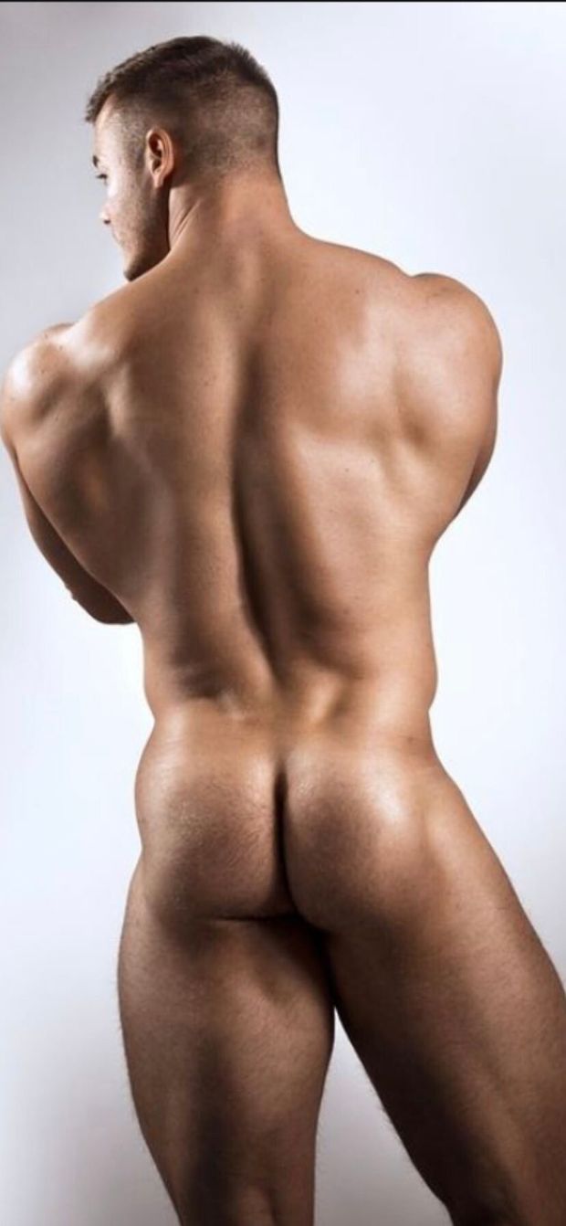 040922 Nice male butt