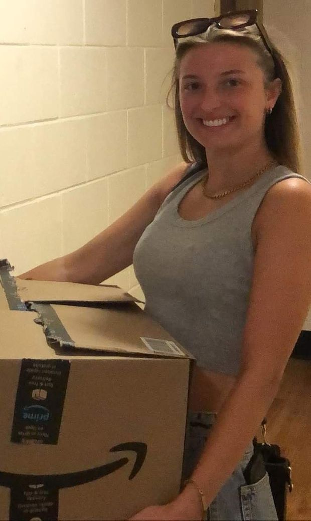 Victoria with box