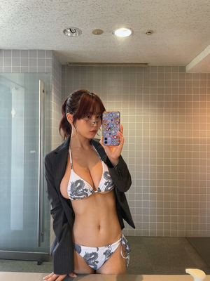 Asian chick in Dragon bikini