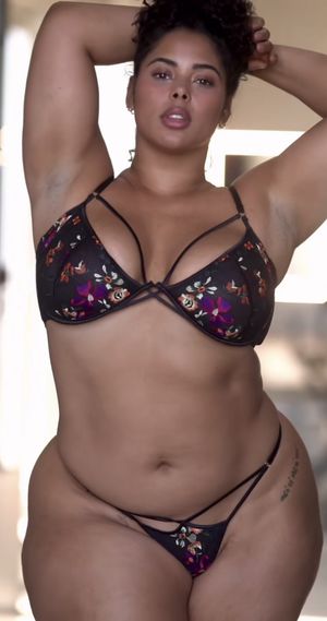 The Beautiful Tabria Majors looking sexy in her bra and thong