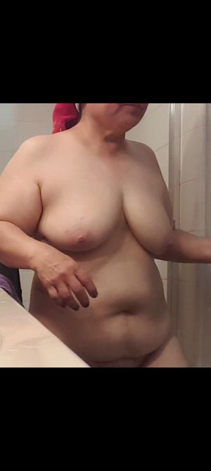 Bbw wife unaware shower