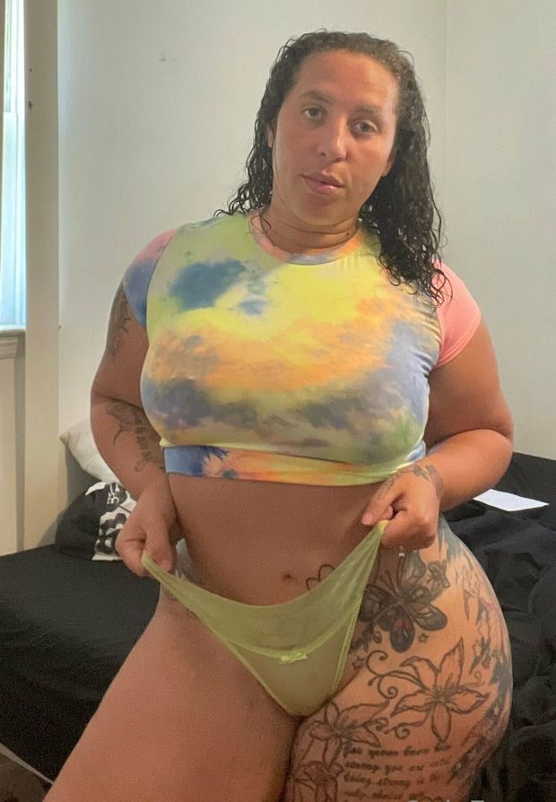 Thunda pulling on her panties