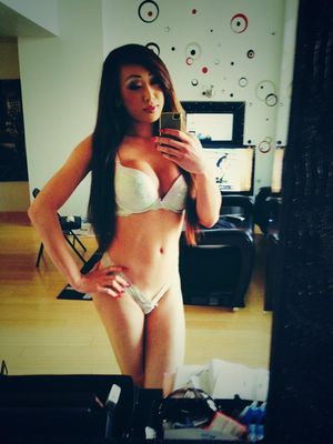 Venus Lux lingerie selfie