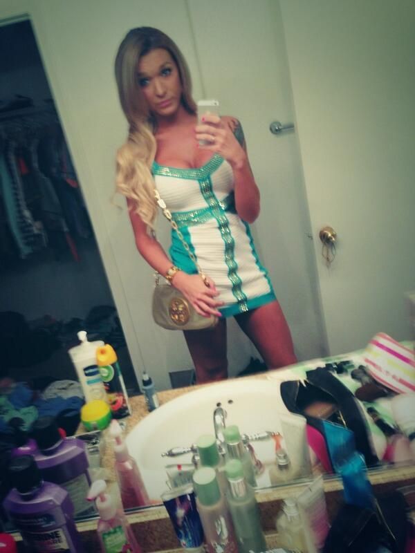 Aubrey Kate selfie