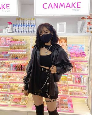 sexy cute alternative