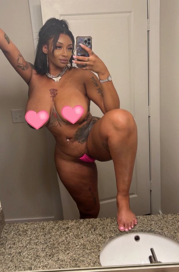 Sophia Ifeoma nude selfie