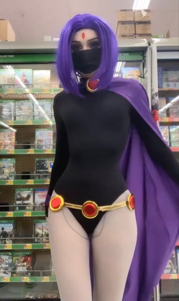 Anie Joy Raven cosplay 1