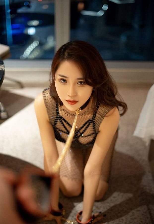 Asian with collar