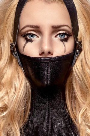 Aww... why so sad? This is fucken hot.!