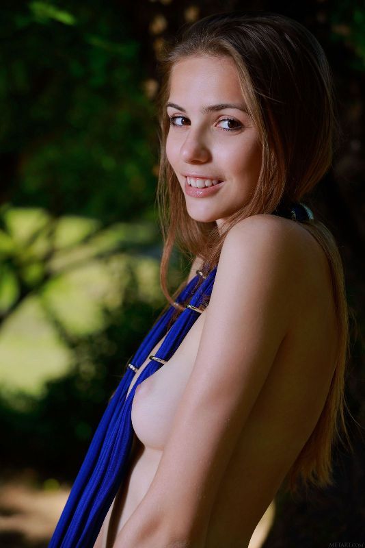 Elle Tan