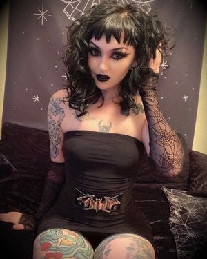 Lady Sylph black lipstick 1