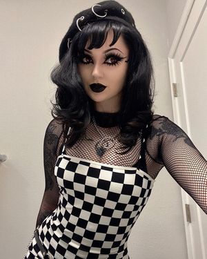 Lady Sylph black lipstick 3