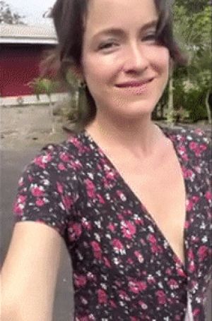 Selena Kyle public flashing