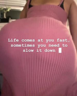 Tellyfckngo/Monstress69 twerking in slow motion