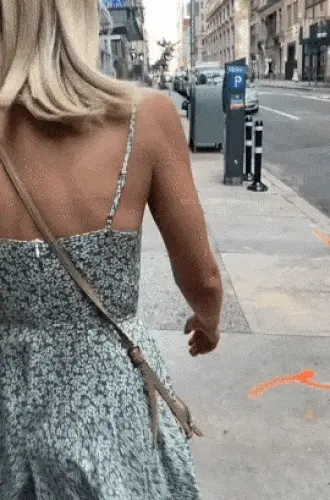 Savvy Suxx public flashing