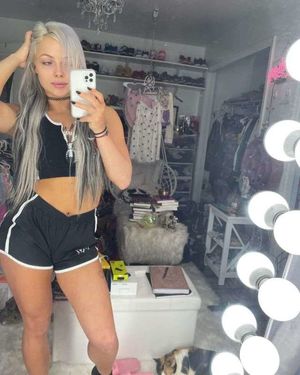 Liv sexy in shorts