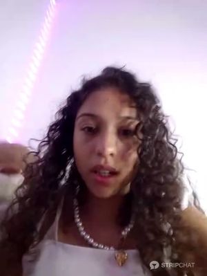 Shara manosea su dulce conchita