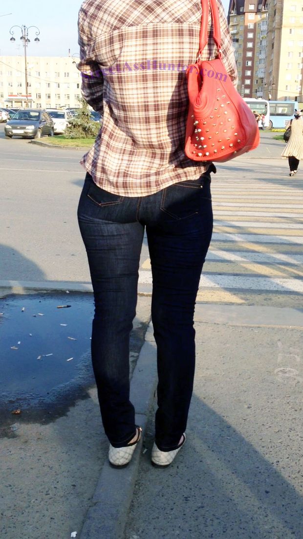 mature blonde ass