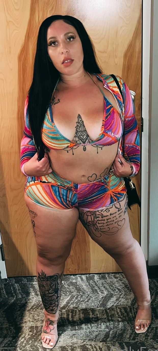 Thunda super duper sexy in colorful fit
