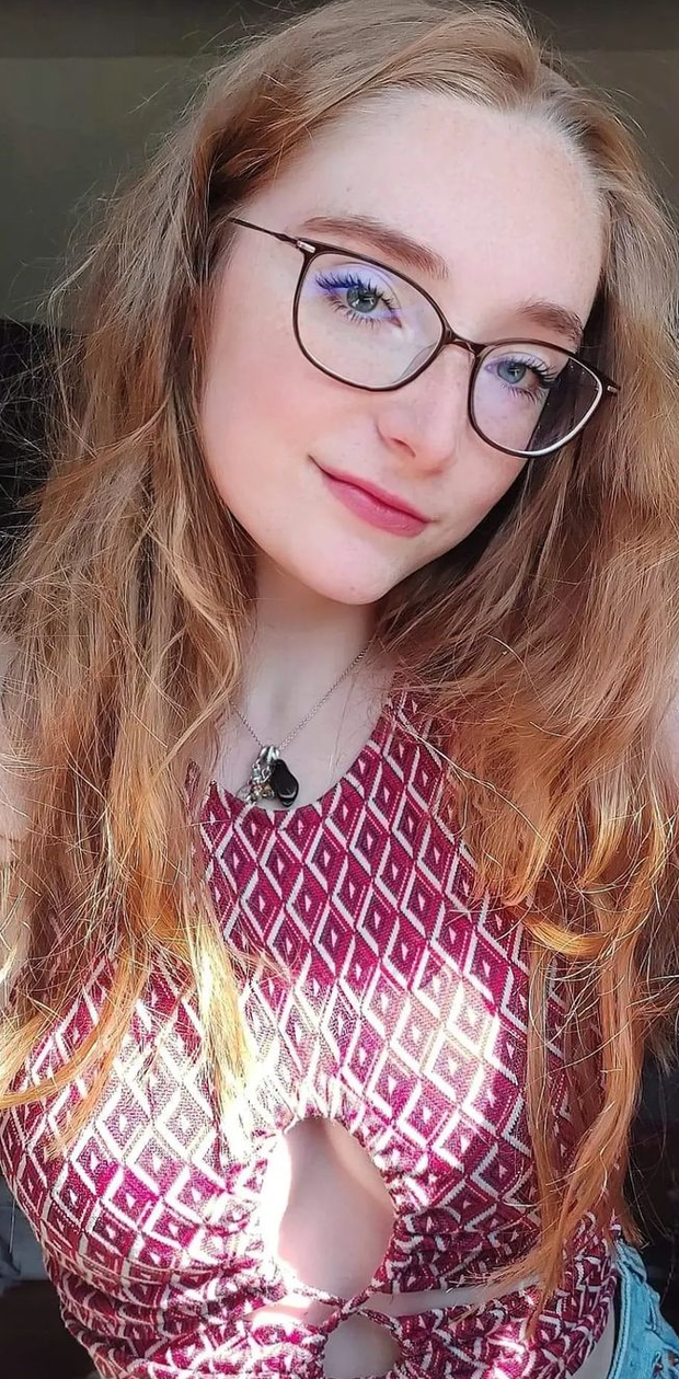 Manon Red