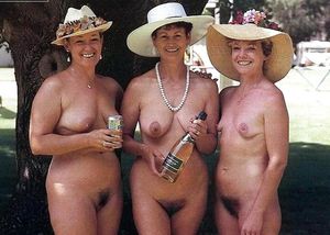 Senior straw hat bush club