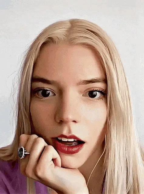 Anya-Taylor Joy  Likes The Size