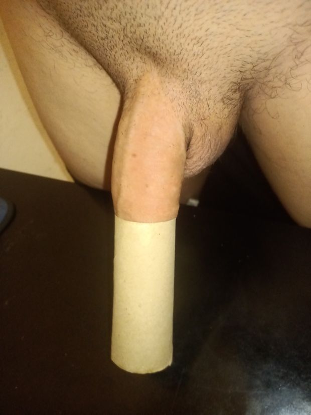 My cock compared with a toilet paper. It don't feed!!!