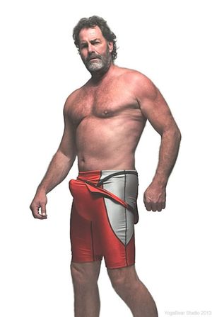 mmmm very hot and good looking man!