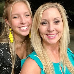 2 stupendous blondes.