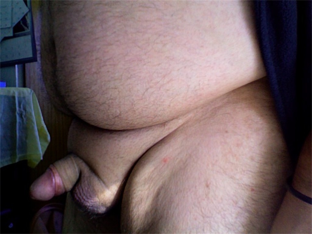 Mmmmmm Yummy Fat Daddy shaved and a double foreskin! I could suck him off daily!