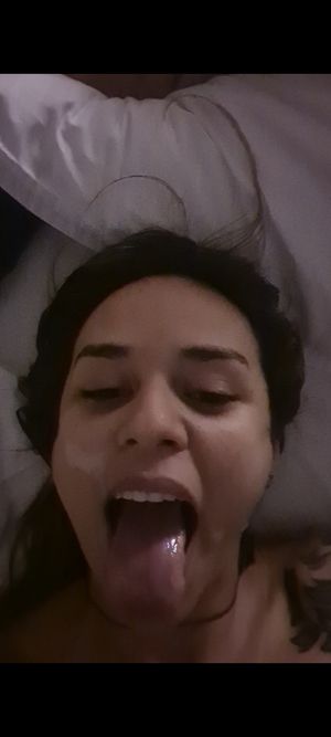 Luna Escobar tongue out with cum