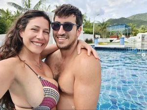 huge side boob, Lucky lucky