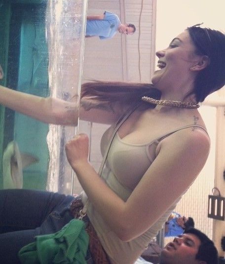 I want her to fist her own asshole