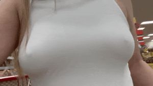 Braless Pokies in the Store