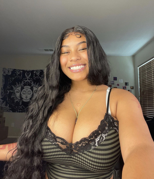 Jasmyn Aaliyah aka Babyyfaceejas and her smile