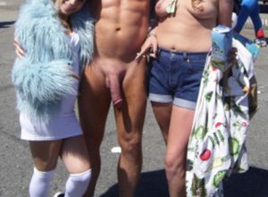 She wanted her tits in the pic