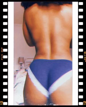 Gracie Golden sexy handbra in Blue panties