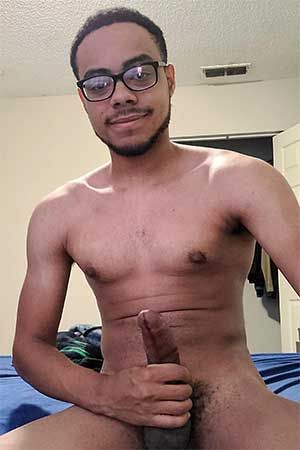 Smart guy with hot BBC in Tamarac FL into sex dating and passionate hookups