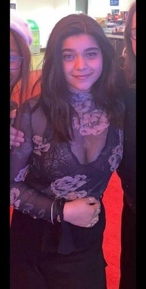 Iman Veliani Cleveage