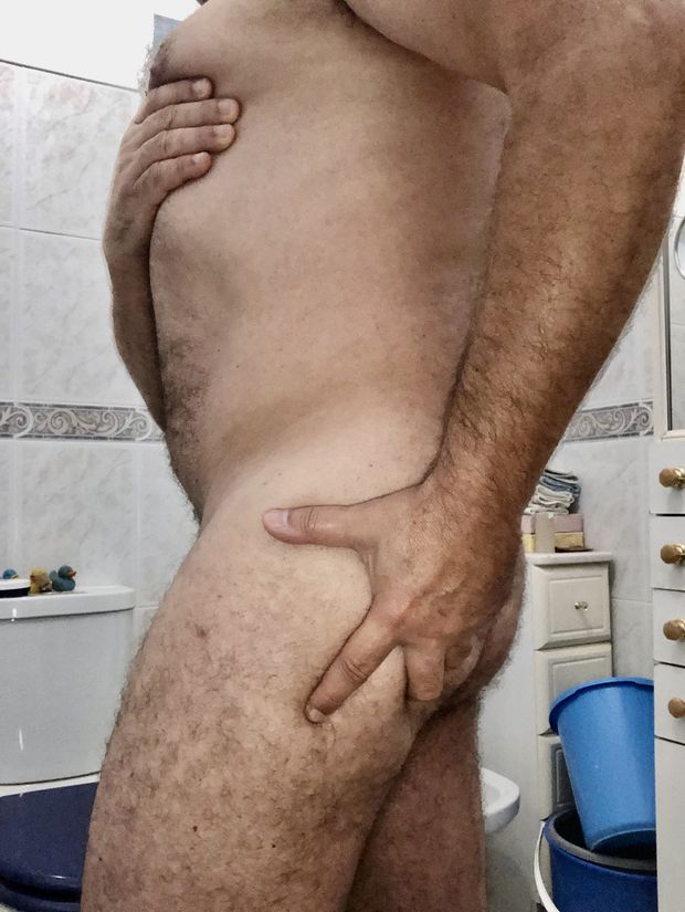 Me and my hot body. Send me comments about it