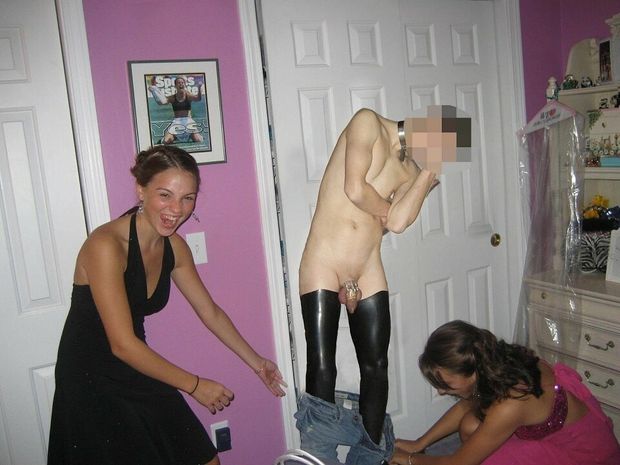 Oh gawd: she still has that picture!!!